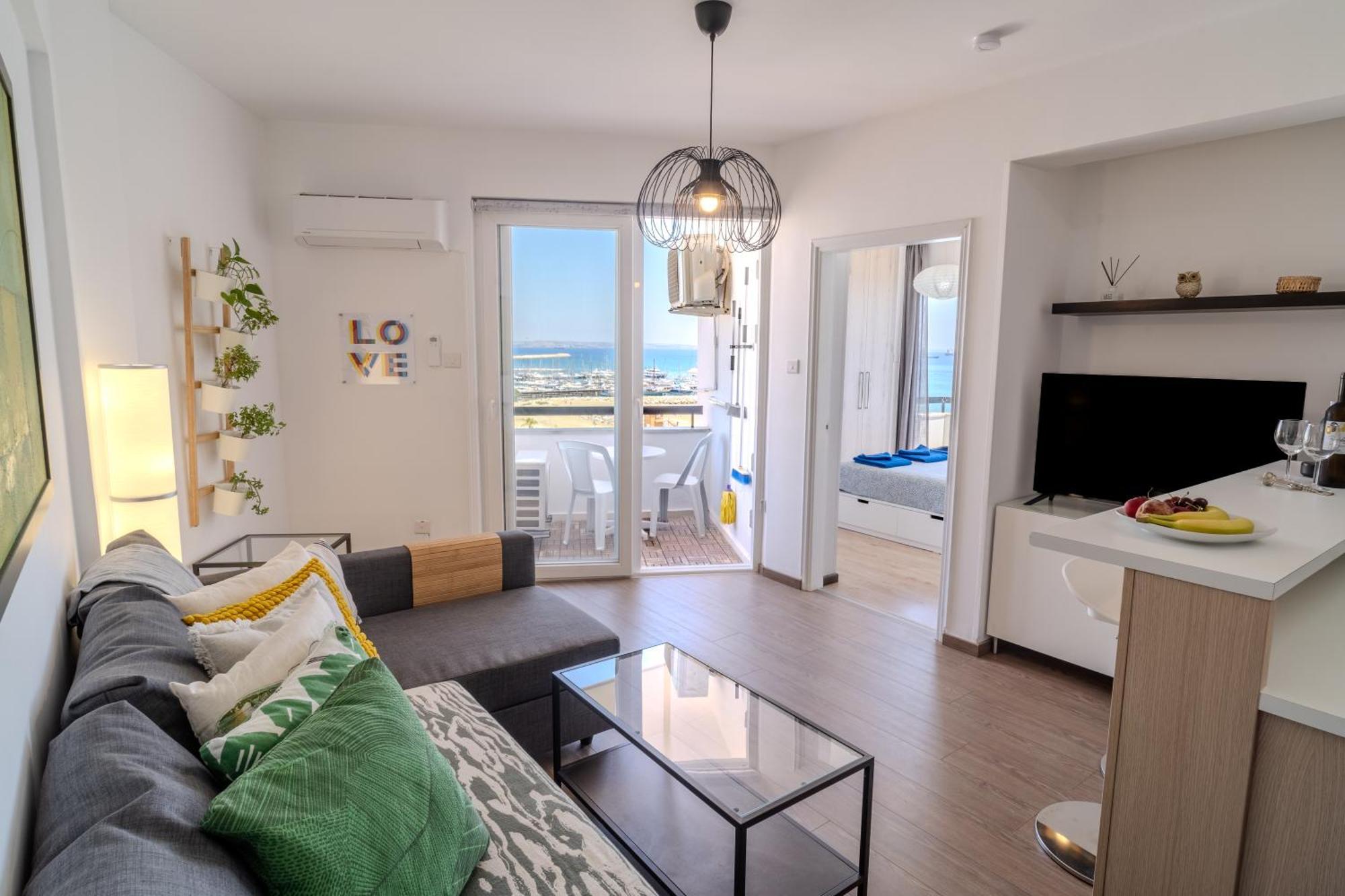 Finikoudes Seaview Vibe 1 Bdr Flat Appartement *